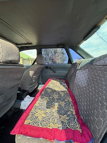 Volkswagen: Volkswagen Passat: 1990 г., Седан — 5