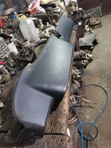 Auto delovi: Instrument tabla Lada 2105, 2104 Karavan broj 2. Očuvano, ima jednu — 5