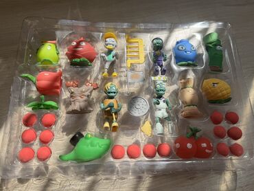 Игрушки: Игровой набор по мотивам Plants vs. Zombies 3 комплекта все фигурки — 21