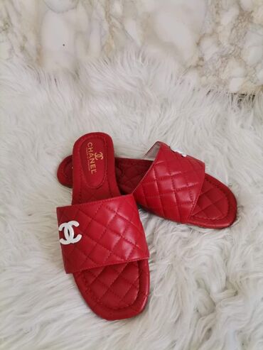 Papuče: Papuce 1.700
Kompleti 2.900 — 3