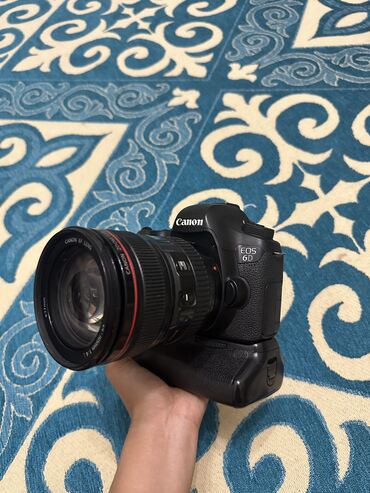 Фото и видеокамеры: Продаю фотоаппарат canon 6D. Отличного состояния Продаю в связи с