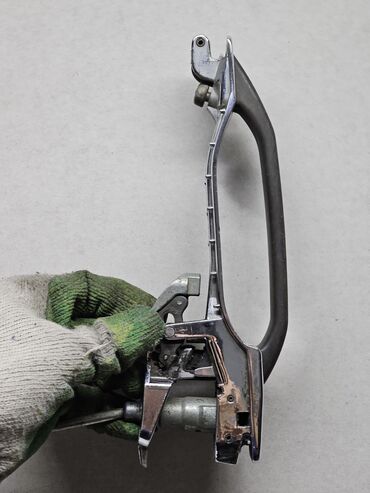 Дверные ручки: Передняя левая дверная ручка Дверная ручка Mercedes-Benz Б/у, Оригинал at lalafo.kg — 10 Дверные ручки: Передняя левая дверная ручка Дверная ручка Mercedes-Benz Б/у, Оригинал — 10