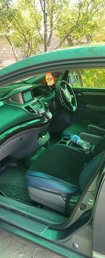 кадамжай машина: Honda Odyssey: 2004 г., 2.4 л, Автомат, Бензин, Вэн/Минивэн