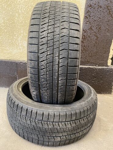 Шины: Шины 245 / 40 / R 18, Зима, Б/у, Пара, Легковые, Япония, Bridgestone