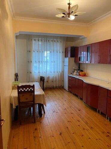 Uzunmüddətli kirayə mənzillər: 9-cü mikrorayon Bolmarta çatmamış sakit ərazidə yerləşən,13 — 3