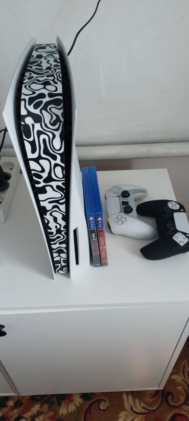 диски playstation 3: PS5 с 2 контроллерами+2 популярные игрына диске и 10 дижителгэймс