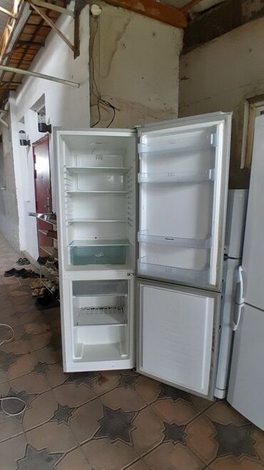 Техника и электроника: Холодильник Hisense, Двухкамерный