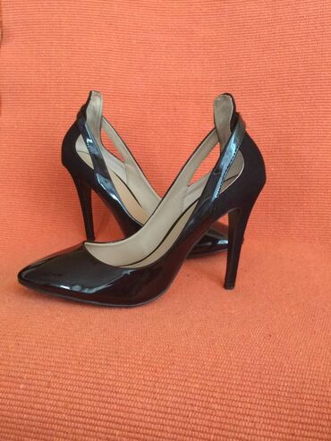 Salonke: Salonke, Zara, 39 — 12