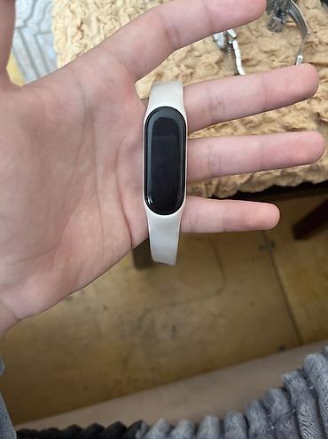 Ağıllı qolbaq – fitnes treker - Rəng: ağ silikon qayış, qara kapsul lalafo.az -da Ağıllı qolbaq – fitnes treker - Rəng: ağ silikon qayış, qara kapsul