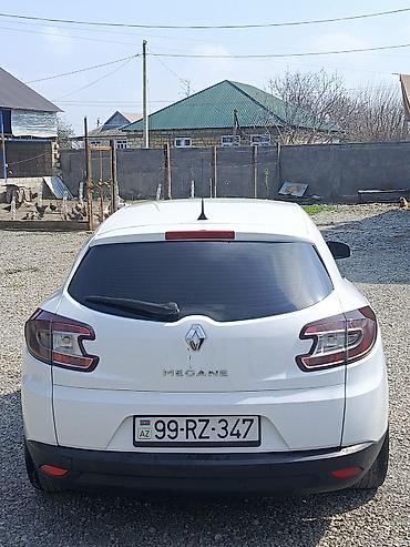 t 25 traktor satisi: Renault Megane (universall/kombi), ağ rəng. Xüsusiyyətlər: - Kuzov: 5 — 5