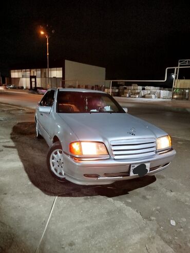 polis masini: Mercedes-Benz 230: 2.3 l | 1998 il Sedan