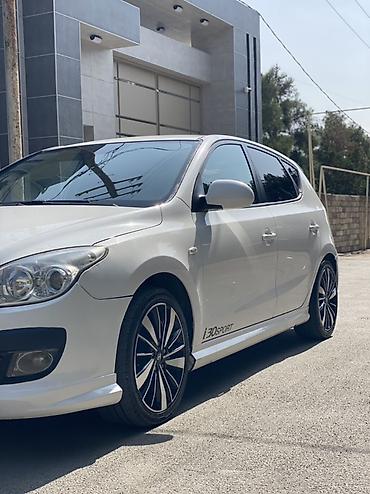yaponka fere: Hyundai i30 Sport hatchback - Kuzov: 5 qapılı hatchback, ağ rəng — 3