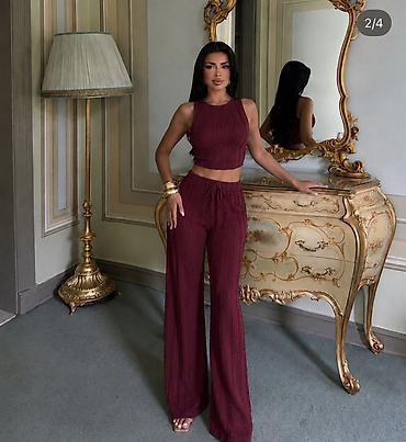 Kompleti: Dvoset ženske odeće – bordo - Model: crop top bez rukava + široke — 1