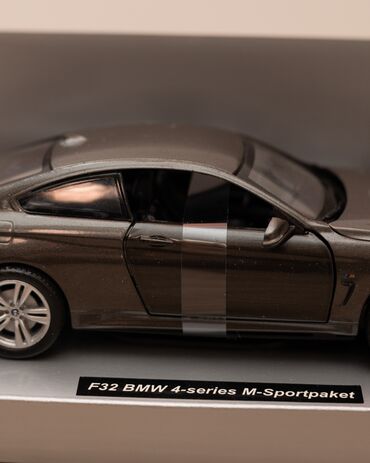 Avtomobil modelləri: 1:24 BMW F-32