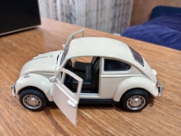 Figurice i makete: Nov metalni model automobila VW Buba. Mogu da mu se otvaraju vrata i — 8
