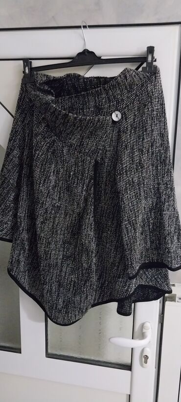 Women's Sweaters, Cardigans: Na prodaju ponco uni velicina,ali ima širinu da odgovara xl-xxl