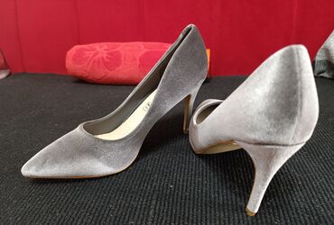 obuća novi sad: Pumps, Capelli Rossi, 41