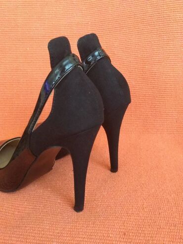Salonke: Salonke, Zara, 39 — 11