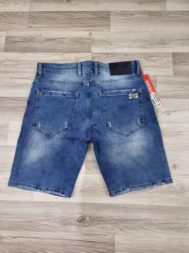 Bermude i šorcevi: Dzins sorcevi
Brojevi 29 36 38 40 
Cena 2700 din — 2