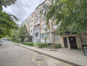 продажа квартир в бишкеке: 3 комнаты, 61 м², 105 серия, 2 этаж, Косметический ремонт
