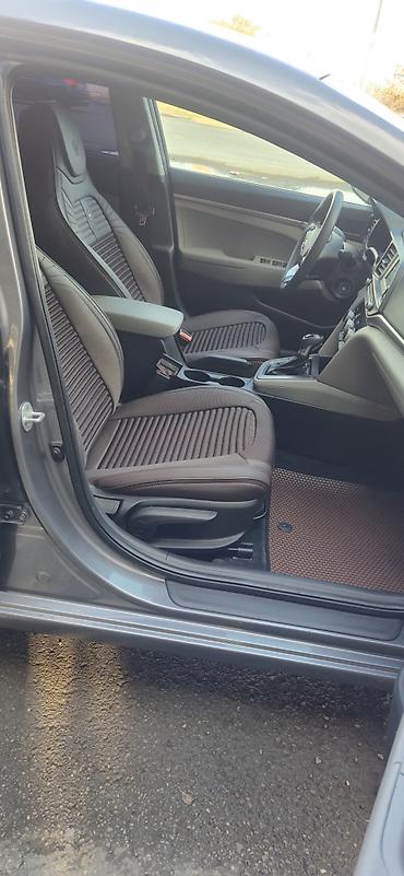 Hyundai: Hyundai Elantra: 2 l | 2019 il Sedan — 15