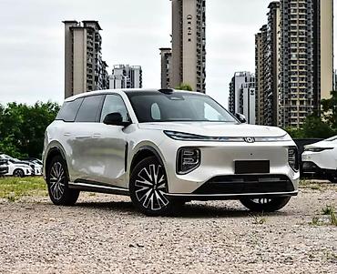 1: Changan : 2025 г., 1.5 л, Автомат, Гибрид, Внедорожник — 7