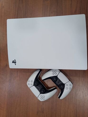 playstation icarəsi: Playstation 5. Ideal veziyetdedir. Demek olar istifade olunmayib