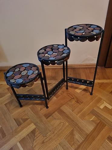 мини подставка: Продаю подставку для цветов новаясделана из металла, высота — 7