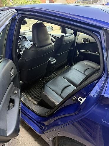 fit 2012: Toyota Prius: 2016 г., 1.8 л, Вариатор, Гибрид, Хэтчбэк — 4
