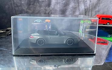 boks sekilleri: Kolleksiya ücün avtomobil modeli Porsche 911 997II Carerra GTS — 8