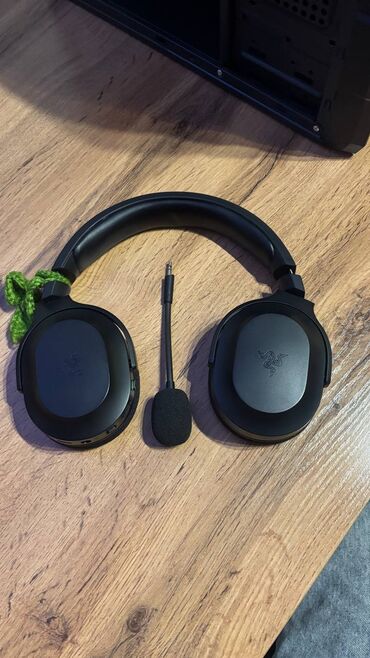 Наушники: Полноразмерные, Razer, Б/у, Беспроводные (Bluetooth), Геймерские