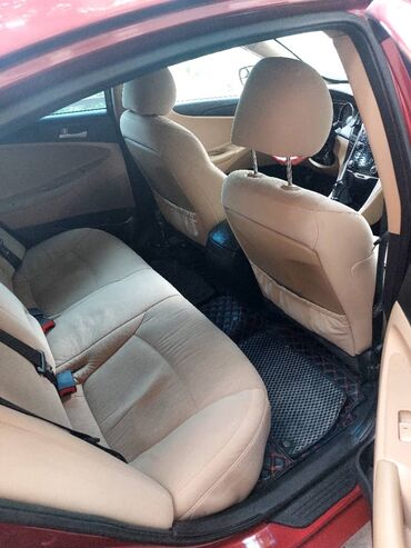 машина с водителем: Hyundai Sonata: 2012 г., 2.4 л, Автомат, Бензин, Седан