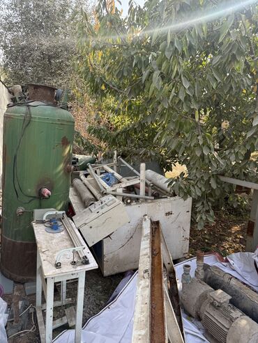 Другое оборудование для производства: Бумагаделательная машина Также имеется резка бумаги И аппарат для — 12