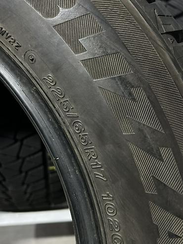 Шины: Шины 225 / 65 / R 17, Зима, Б/у, Комплект, Легковые, Германия, Bridgestone — 5