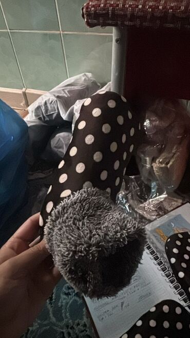 Носки и белье: Носки женские и унисекс, набор различных моделей. Если цены выше — 9