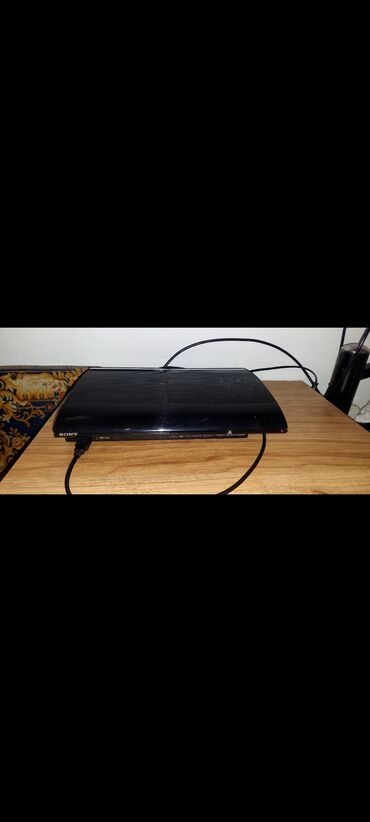 ps4 super slim: Playtation 3 Super Slim satılır 35 oyun var 2 pult ilə birliktə