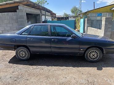 Audi: Audi 100: 1984 г., Седан — 4
