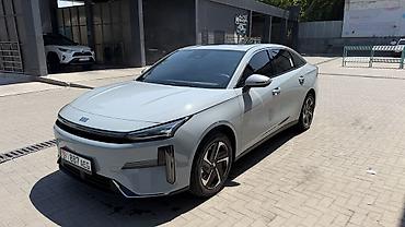 geely galaxy e5: Geely Galaxy L6: 2025 г., 1.5 л, Вариатор, Гибрид, Седан — 3
