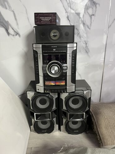 домашнее караоке: Музыкальный комплект Sony: мощная стереосистема с DVD/CD/MP3, радио и