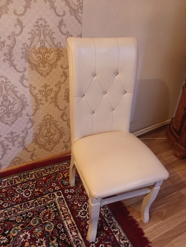 stol ve stullar: Yeni, Azərbaycan