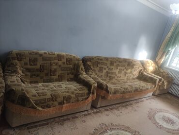 Диваны: Продаю б/у диван и стенку.Состояние хорошое, цена