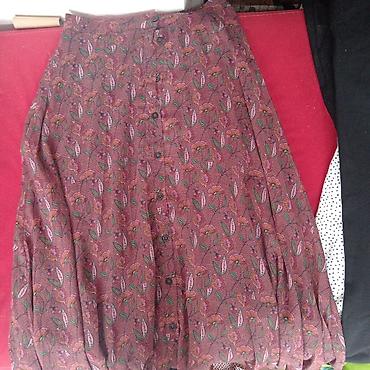 Kompleti: Ženska odeća – set komada - Crna bluza od laganog materijala, V-izrez — 3