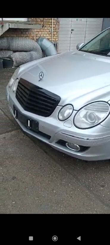 Решетки радиатора: Решетка радиатора Mercedes-Benz 2006 г., Б/у, Оригинал