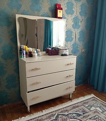 yorga: Yataq otağı dəsti - Dolab: İki sürgülü qapı, biri güzgülü, digəri — 2