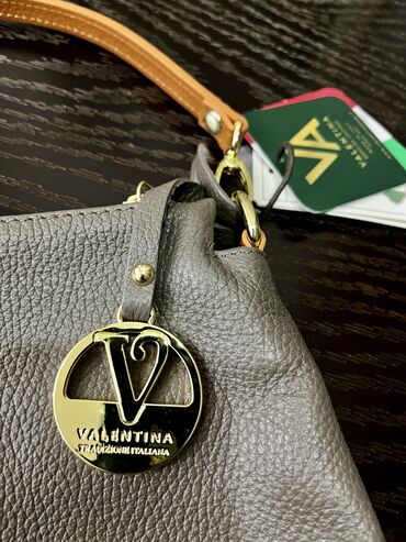 женские сумка: Сумка женская, новая коллекция Valentina ITALY . 32см на 18см