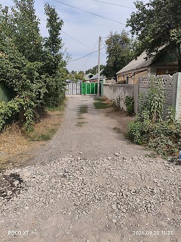 хата бильярд: Просторный жилой дом с несколькими изолированными комнатами. - — 1