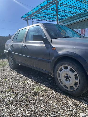 Volkswagen: Volkswagen Vento: 1992 г., 2 л, Механика, Седан — 3