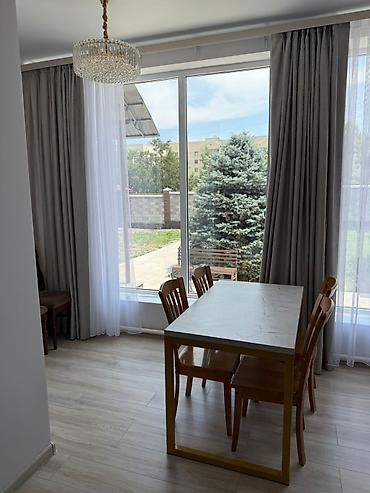 Долгосрочная аренда домов: 160 м², 5 комнат — 1