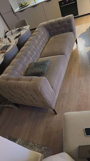 Divan 350azn. Alinib 1400azn. Unvan ag seher Nigaz