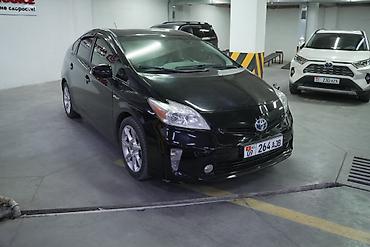 range rover 2013: Toyota Prius: 2013 г., 1.8 л, Гибрид, Лифтбек — 1